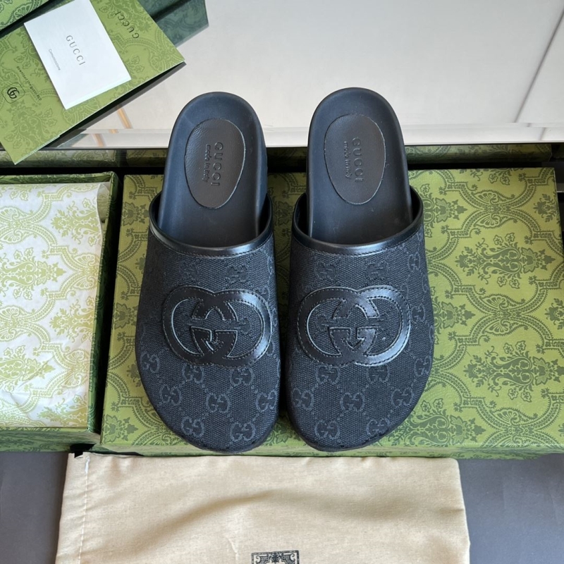 G*u*i slippers